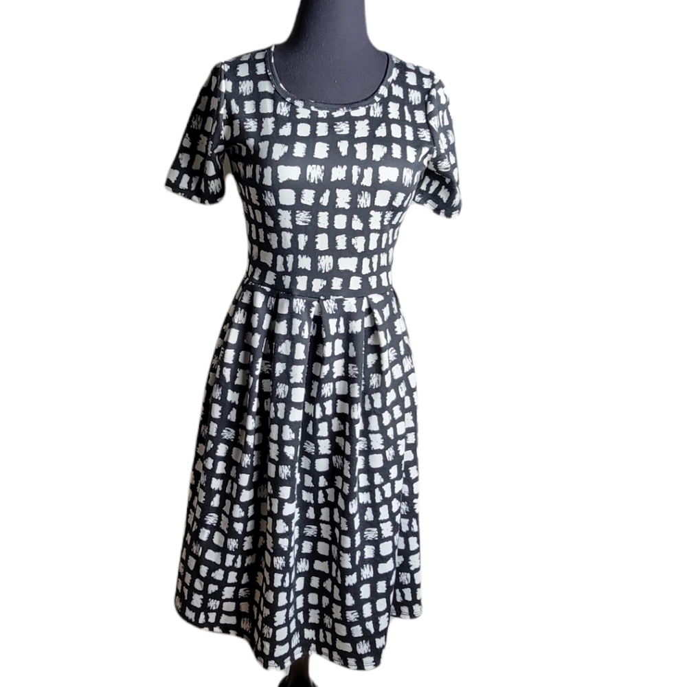 Lularoe Amelia dress size small black white fit flare pleated pocket